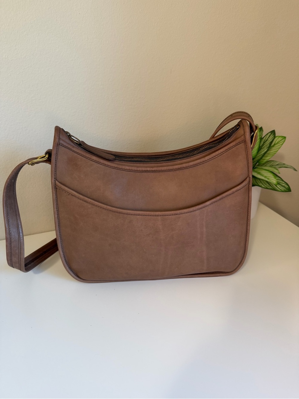 Vintage Coach Classic Hobo 9855 Putty